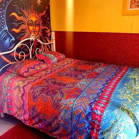 Bed And Breakfast Les Roses Multicolores Du 47 Фюмель Экстерьер фото